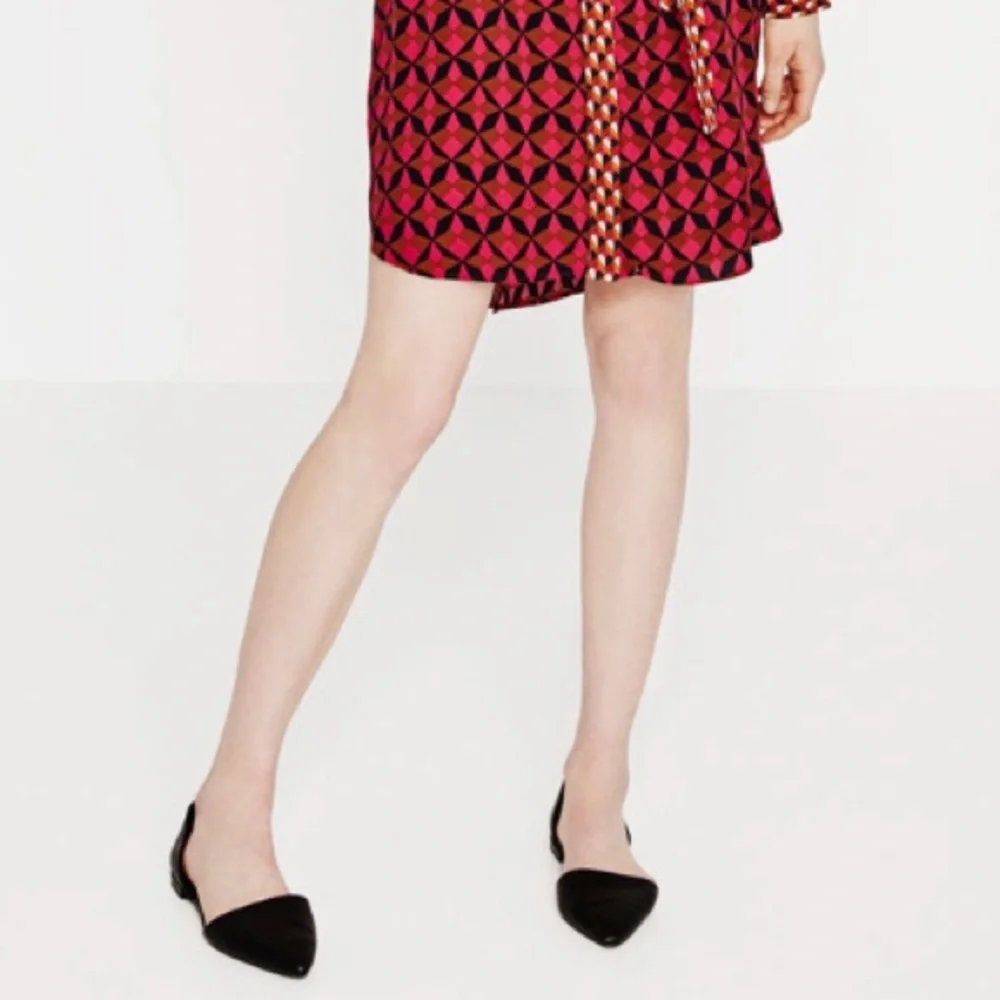 Zara Black Flats - Picture 3 of 8